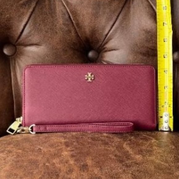 Authentic Tory Burch Emerson Full Size Zippy Wallet with Wristlet - Picture 9 of 9